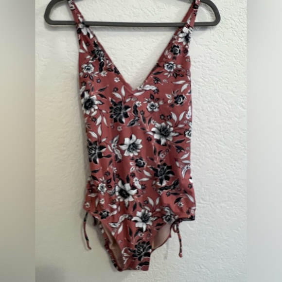 Kona Sol Other - Kona Sol 1 Piece Bathing Suit Medium